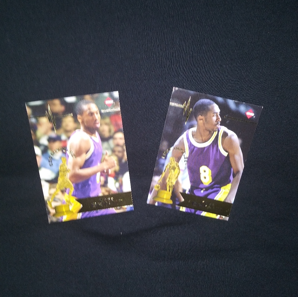 2 Kobe Bryant Cards
